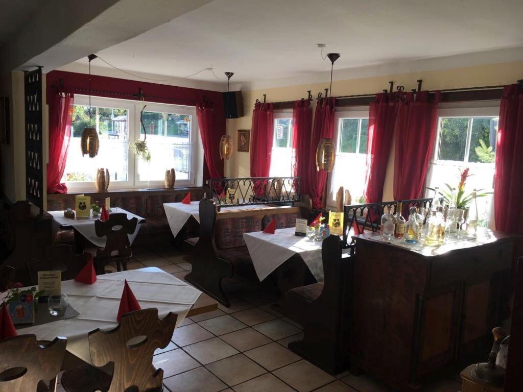 Zum Weissen Ross Hotel Nidda ภายนอก รูปภาพ